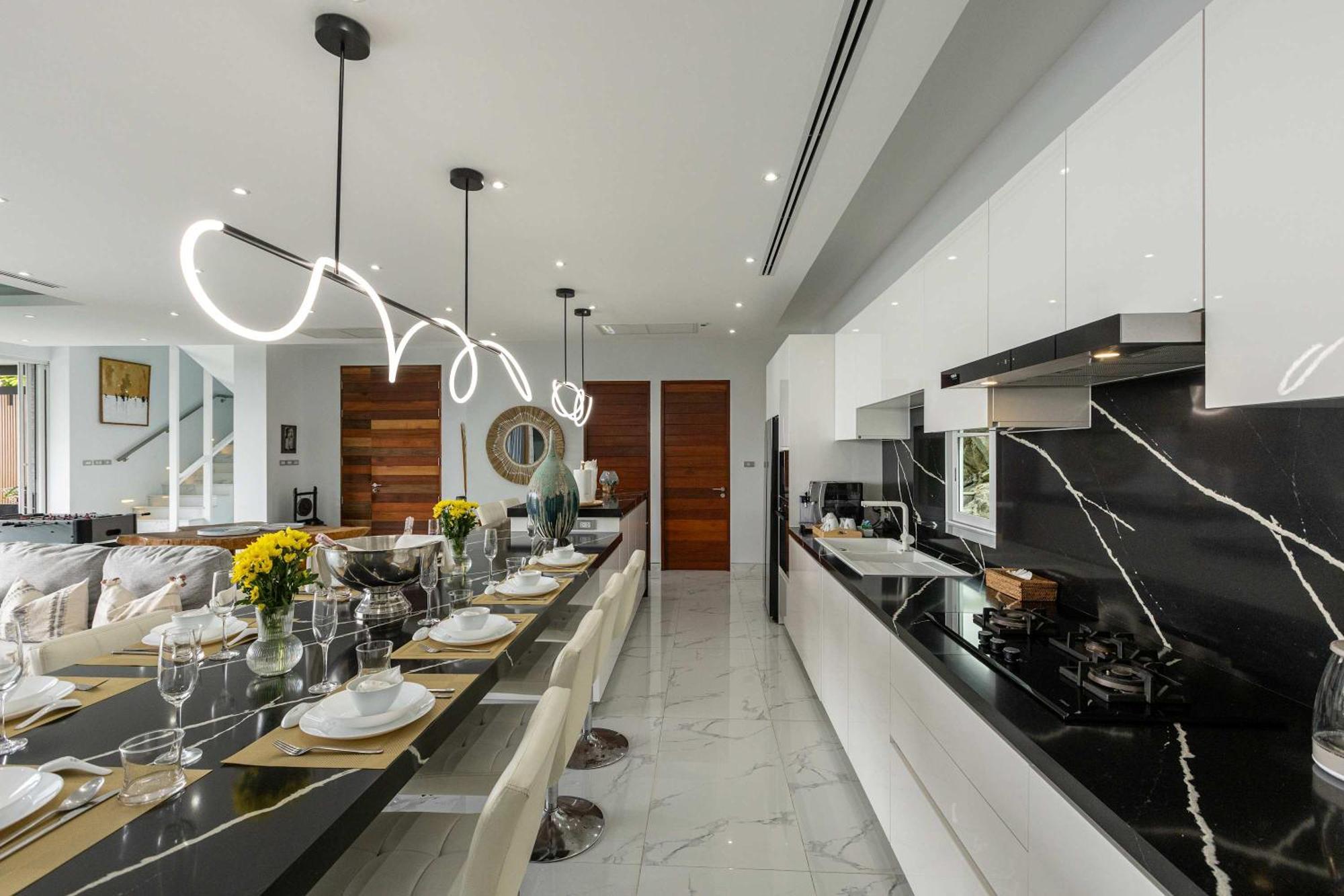Seaview Three Bedroom In Bangtao Area